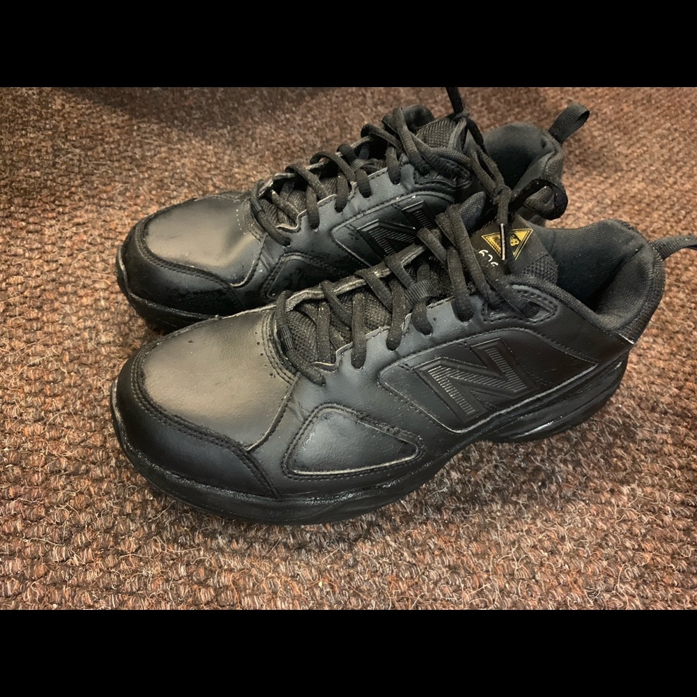 Men’s new balance sneakers size 10